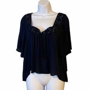 Hollister Flowy Cropped Shirt Navy size M
